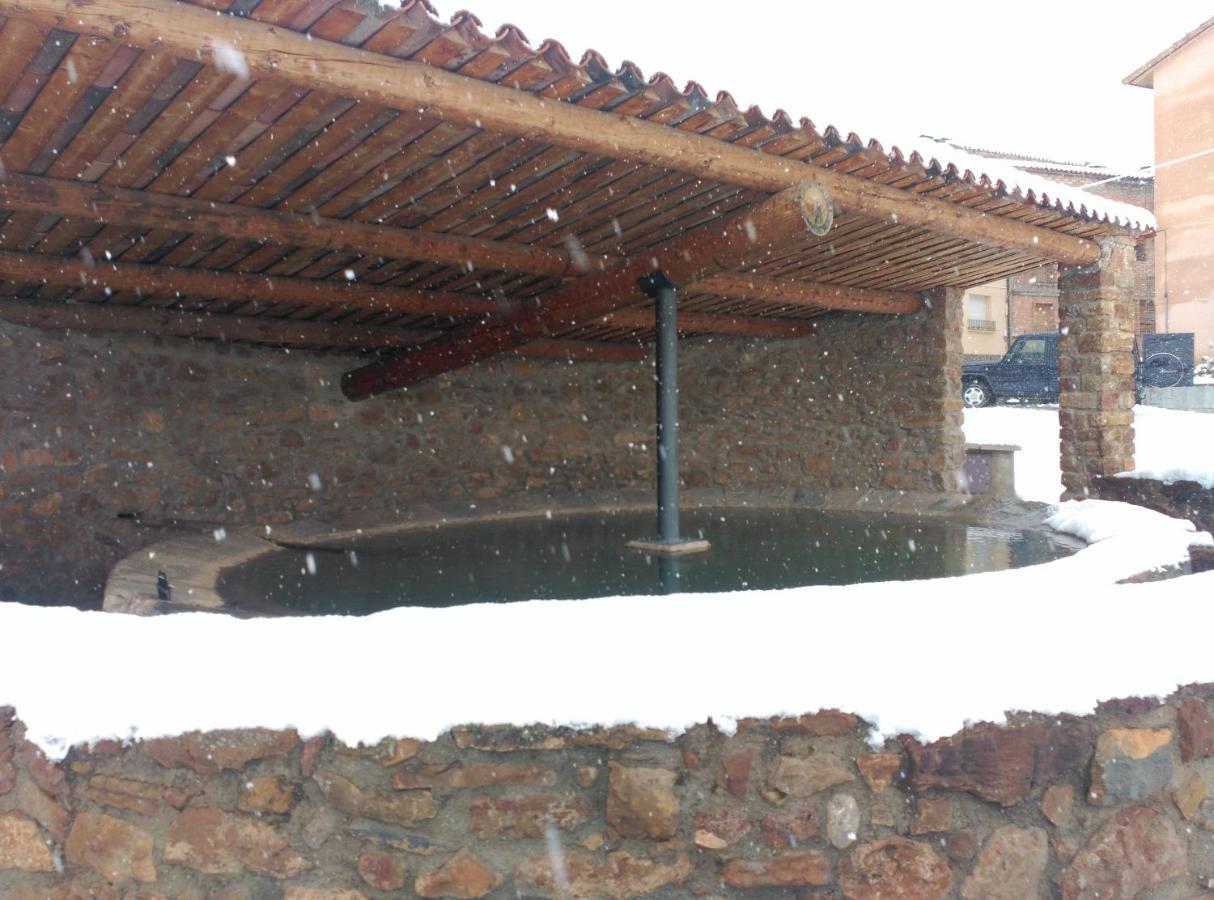 Estudios Casa Lola De Talarn Luaran gambar