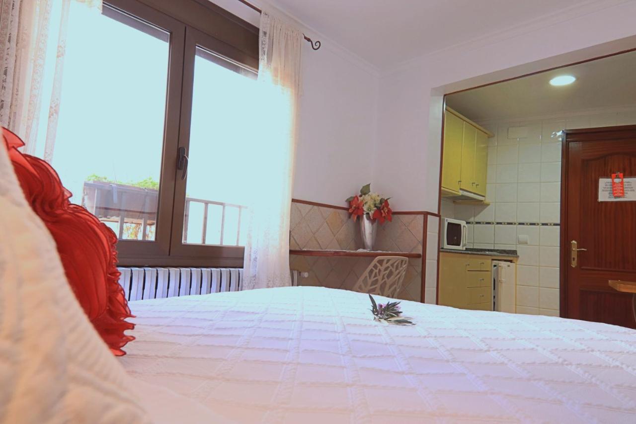Estudios Casa Lola De Talarn Luaran gambar